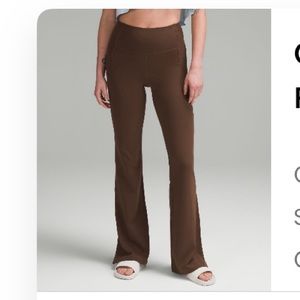 Groove High-Rise Split-Hem
Flared Pant *Nulu